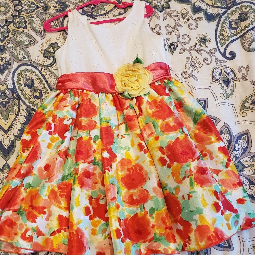 Girl's dress